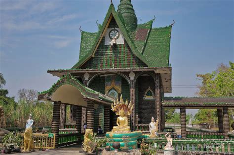 Wat Pa Maha Chedi Kaew – A temple made from a million glass 